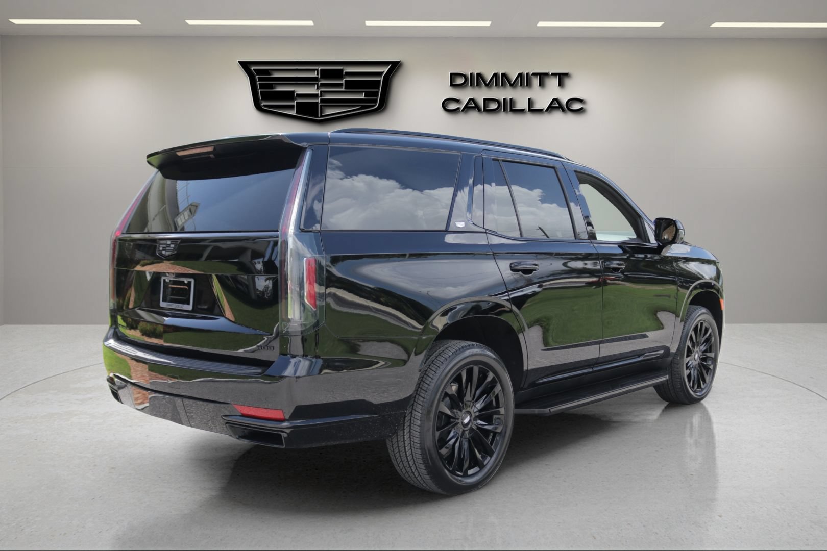 Certified 2023 Cadillac Escalade Premium Luxury RWD image 5