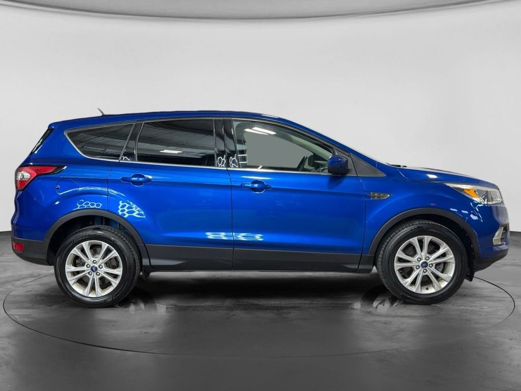 Used 2017 Ford Escape SE FWD image 4