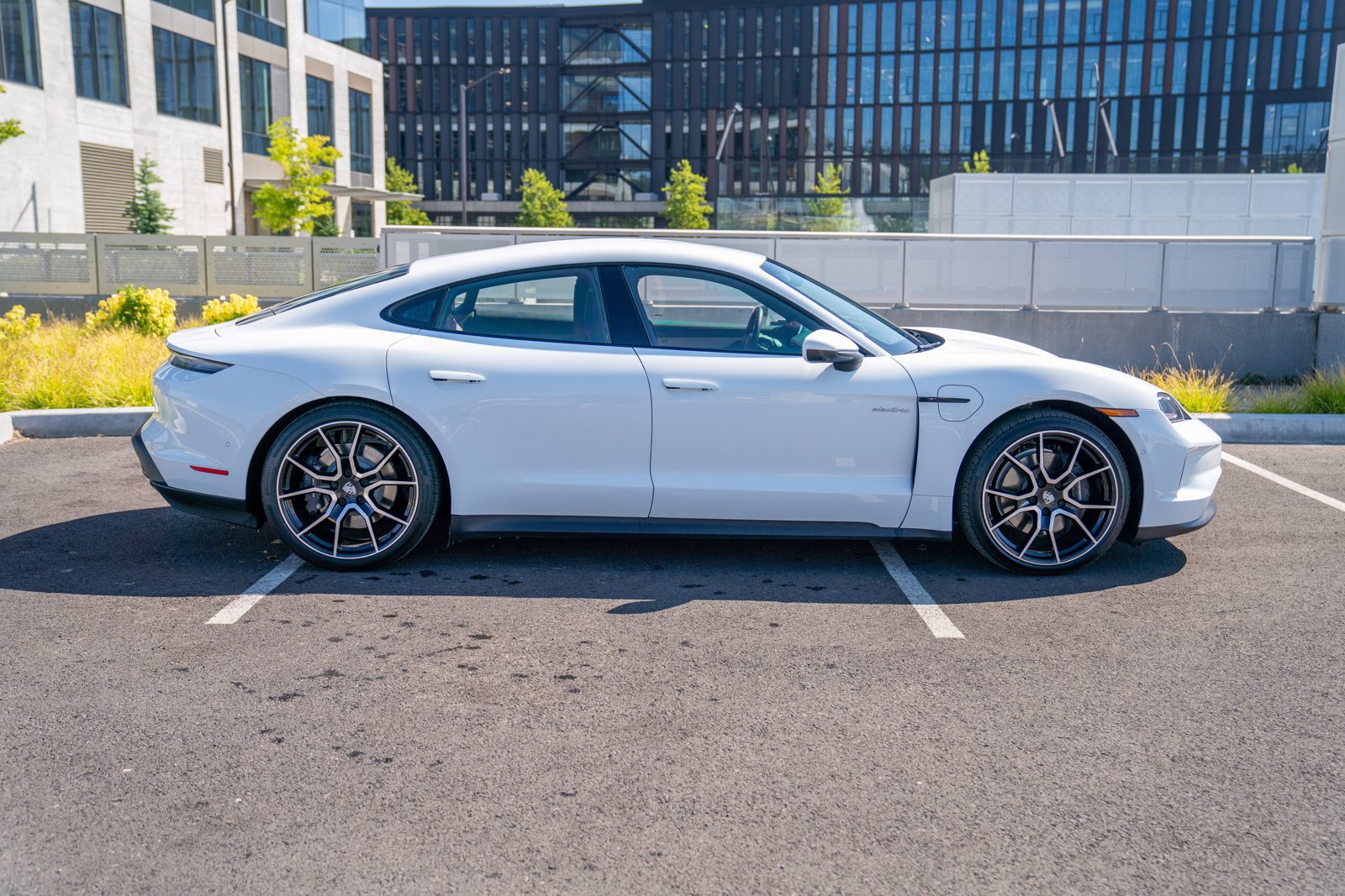 Certified 2026 Porsche Taycan AWD/4WD image 8