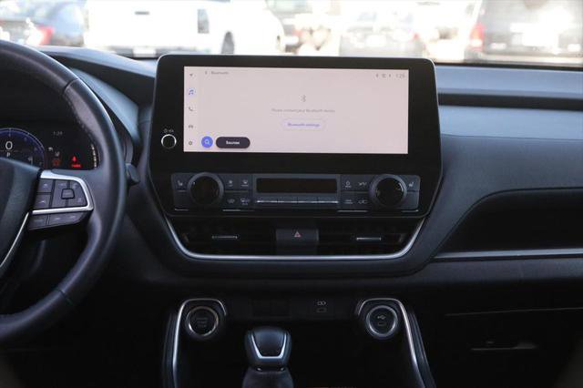 Certified 2025 Toyota Grand Highlander AWD image 25