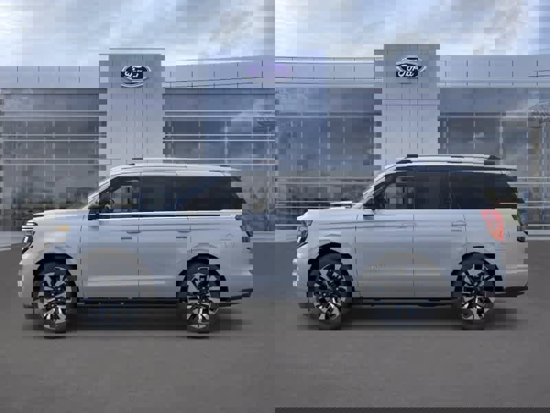 New 2026 Ford Expedition Platinum image 3