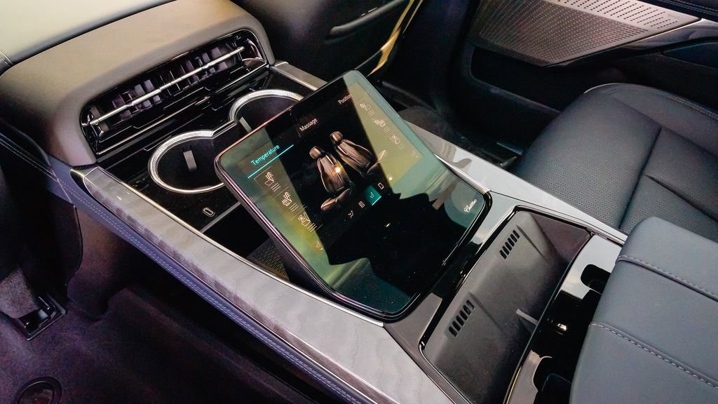 New 2025 Cadillac Escalade IQ Luxury 2 image 13