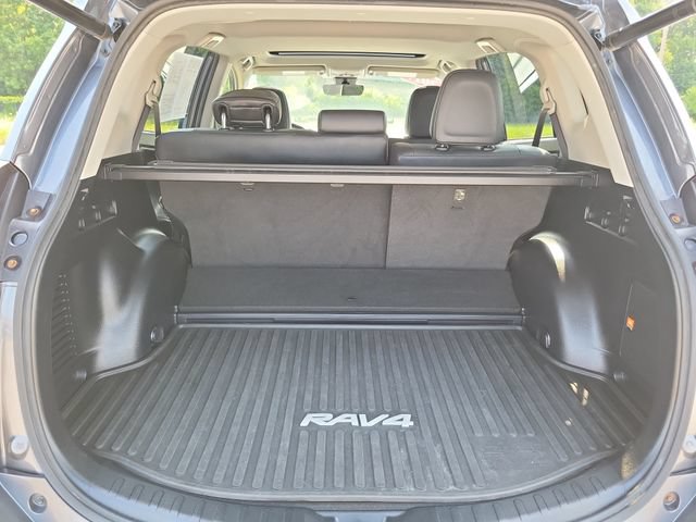 Used 2017 Toyota RAV4 Limited AWD/4WD image 25