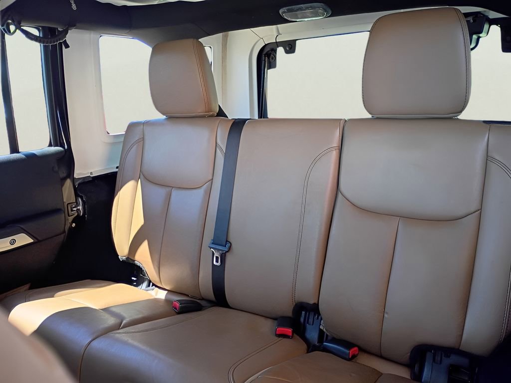 Used 2013 Jeep Wrangler Unlimited Sahara w/ Connectivity Group image 28