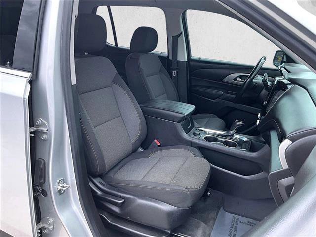 Used 2020 Chevrolet Traverse LT image 9