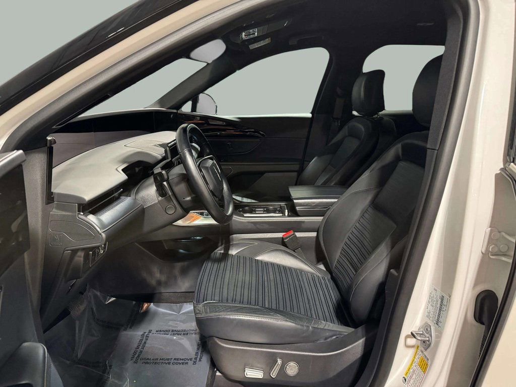 Certified 2024 Lincoln Nautilus Reserve w/ Jet Appearance Package (87T) AWD/4WD image 5