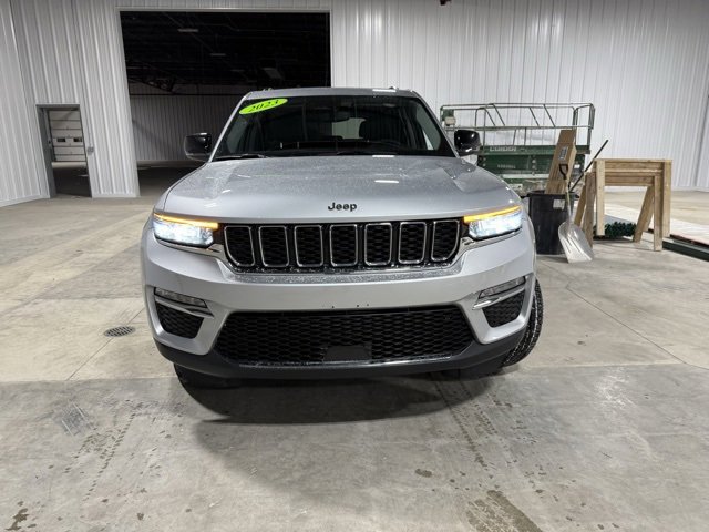 Used 2023 Jeep Grand Cherokee Limited image 2