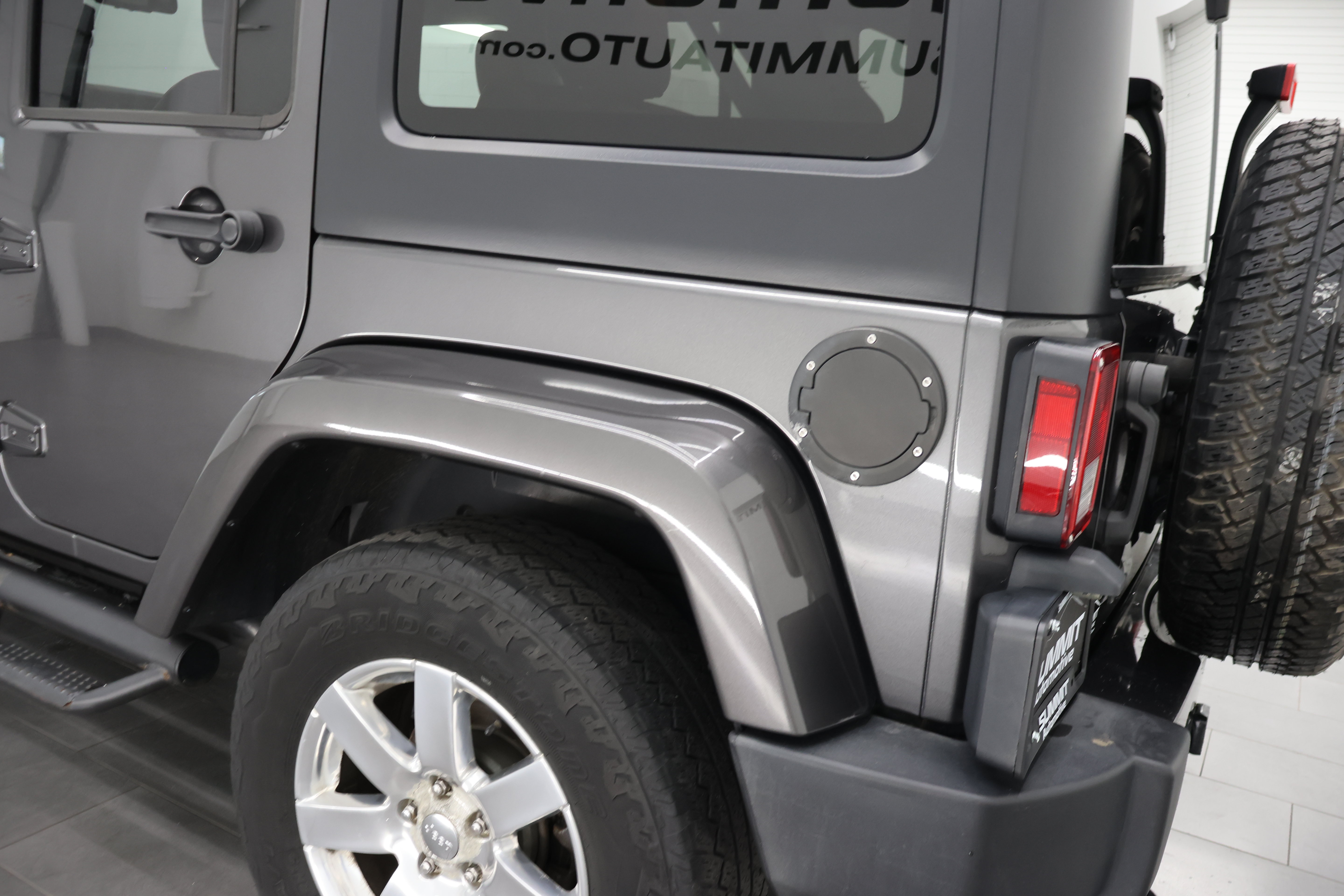 Used 2017 Jeep Wrangler Unlimited Sahara w/ Connectivity Group AWD/4WD image 26