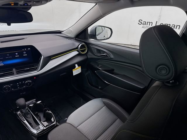 New 2026 Chevrolet Trax LT w/ Sunroof Package image 24