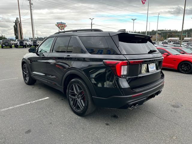 Used 2025 Ford Explorer ST image 5