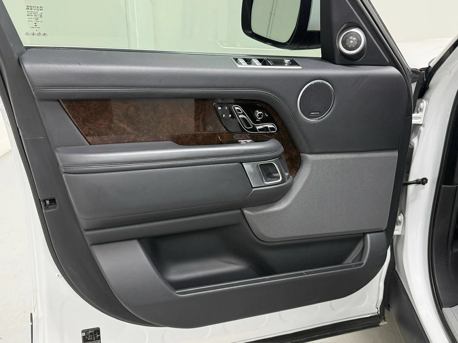 Used 2021 Land Rover Range Rover P525 Westminster Edition LWB AWD/4WD image 23