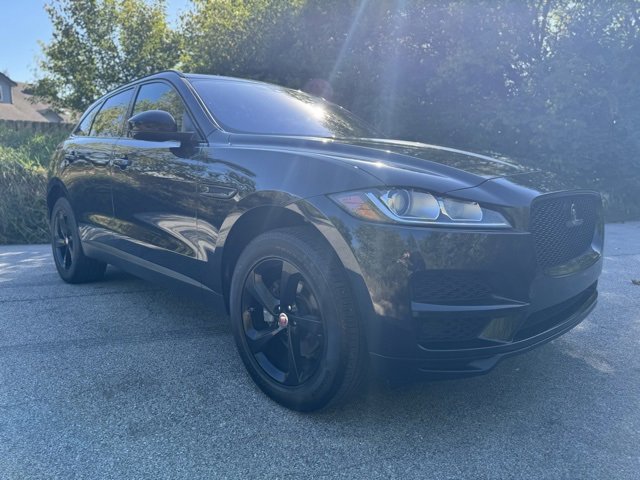 Used 2019 Jaguar F-PACE Premium image 4