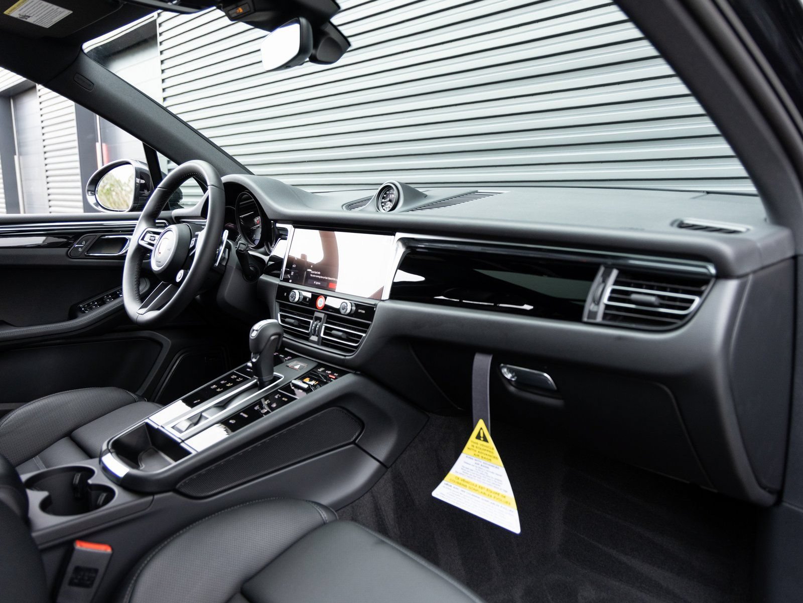 New 2026 Porsche Macan AWD/4WD image 36