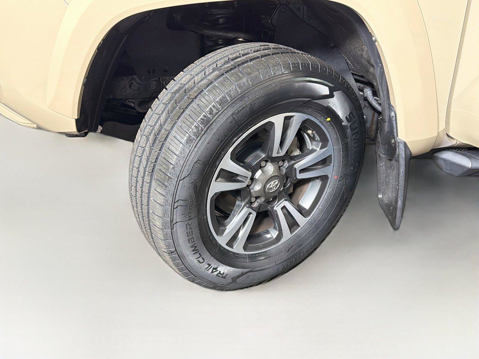 Used 2019 Toyota Tacoma TRD Sport AWD/4WD image 35