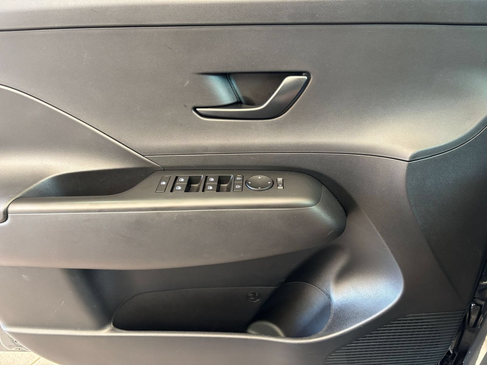 Used 2026 Hyundai Kona SEL Sport FWD image 18