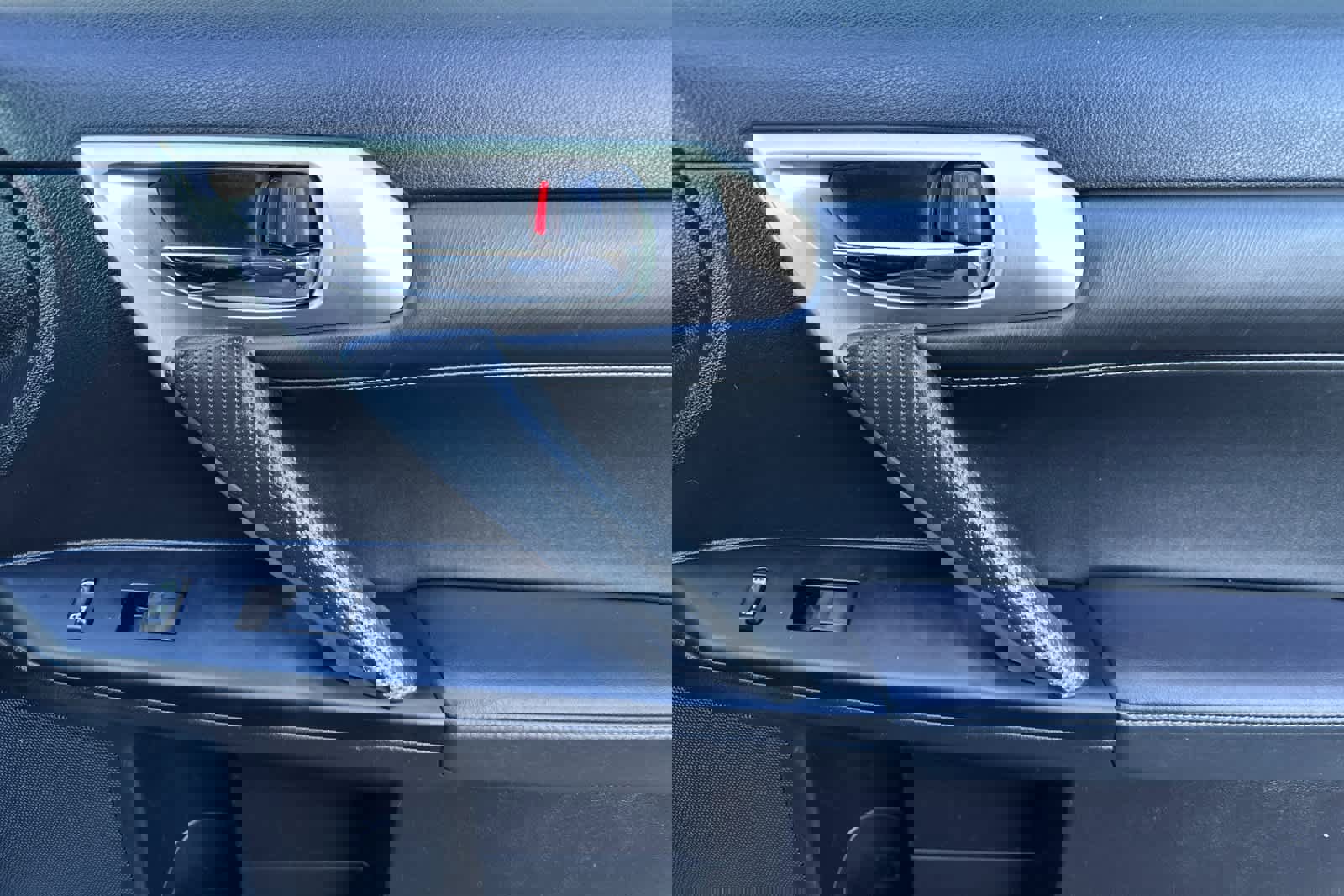 Used 2015 Lexus CT 200h w/ F Sport w/Nuluxe Interior image 18