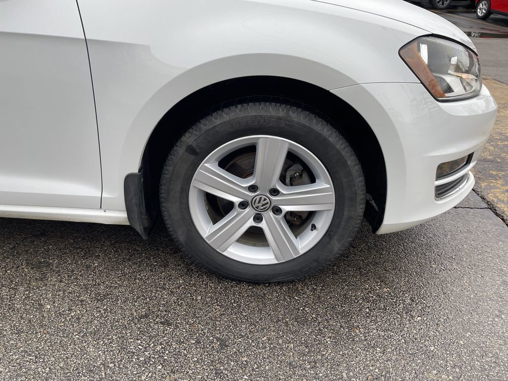 Used 2015 Volkswagen Golf TDI SEL image 11