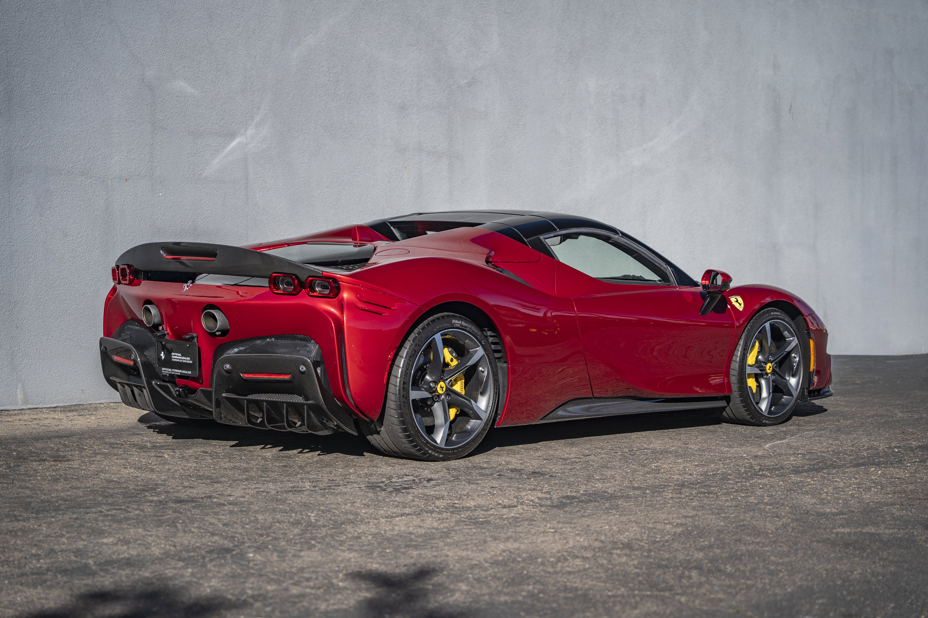Used 2022 Ferrari SF90 Spider image 11