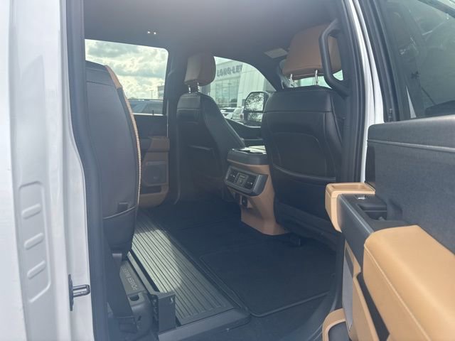 Used 2023 Ford F250 Lariat w/ Black Appearance Package image 8