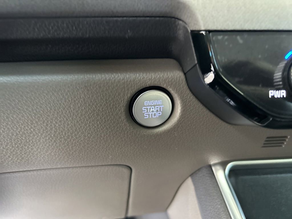 Used 2025 Kia Carnival EX image 64