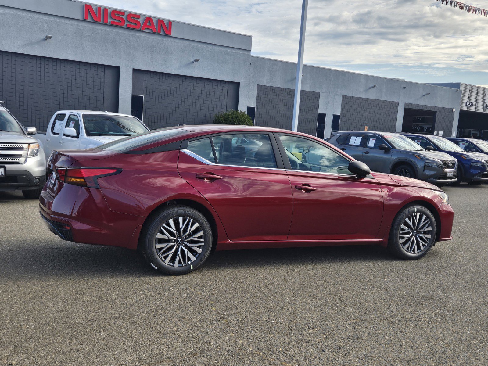 New 2026 Nissan Altima 2.5 SV FWD image 3