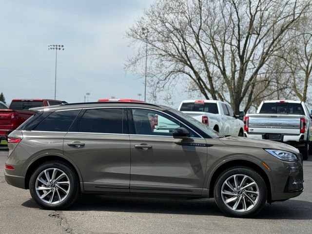 Used 2025 Lincoln Corsair Grand Touring w/ Towing Package AWD/4WD image 40