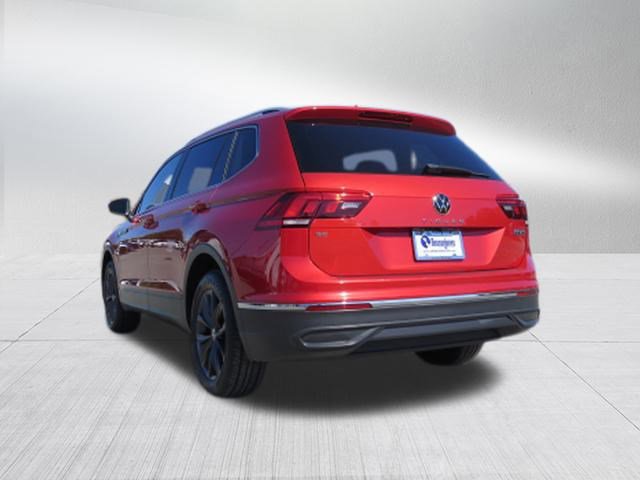 Used 2022 Volkswagen Tiguan SE w/ Panoramic Sunroof Package image 5