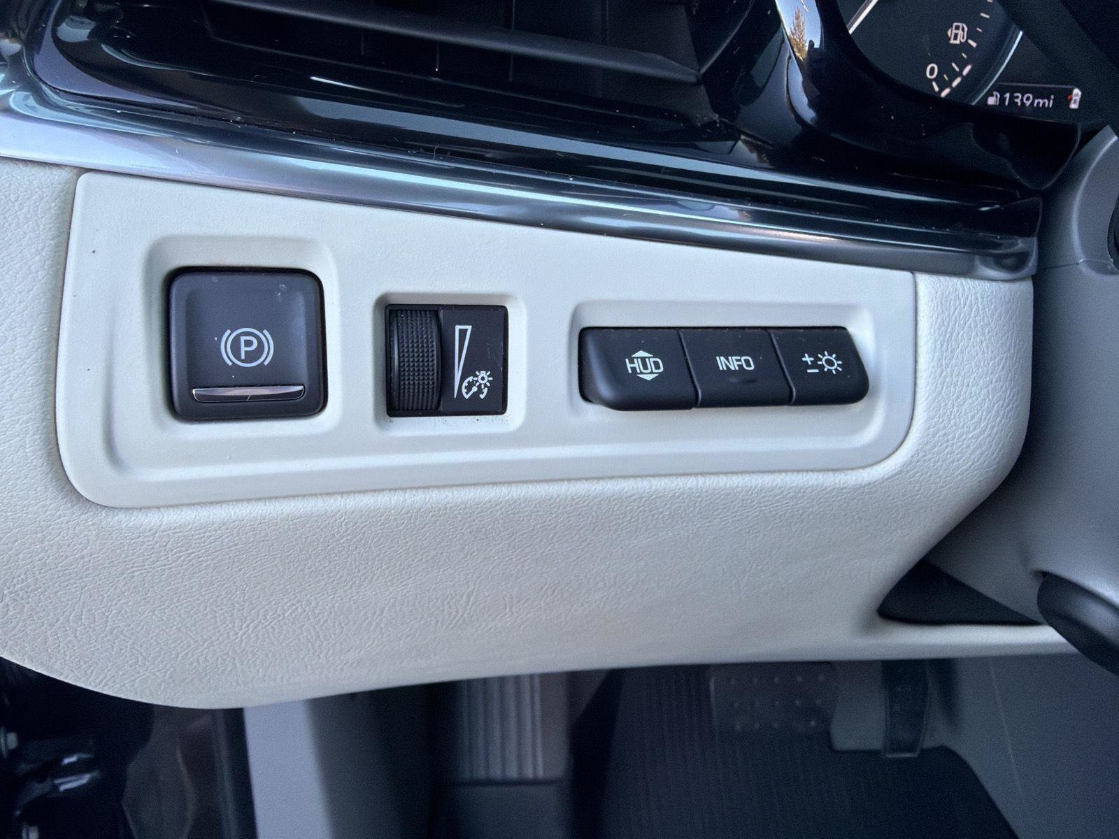 Used 2020 Cadillac XT6 Premium Luxury FWD image 19
