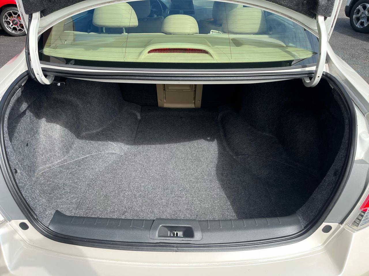 Used 2010 Honda Accord EX-L image 7