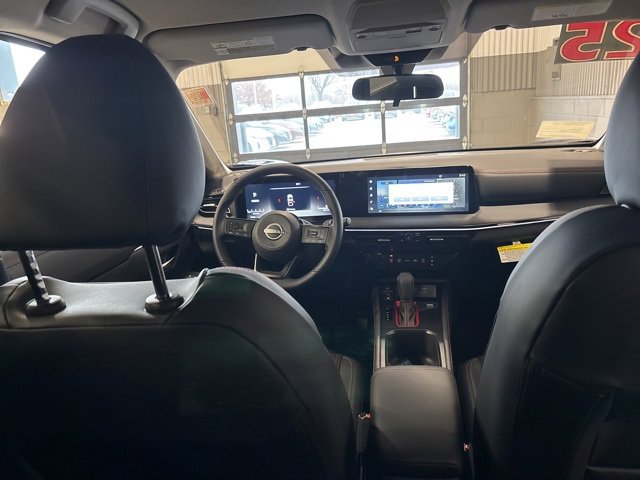 New 2025 Nissan Kicks SR image 15