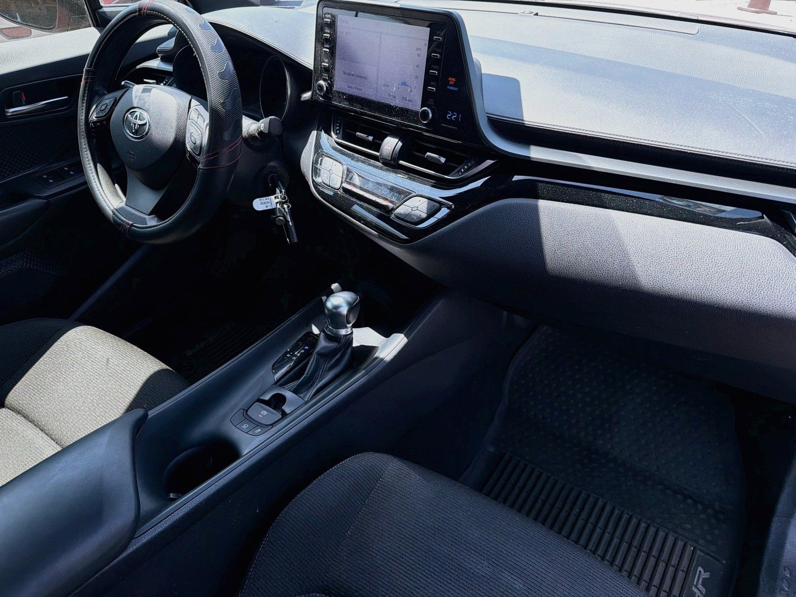 Used 2019 Toyota C-HR LE FWD image 12