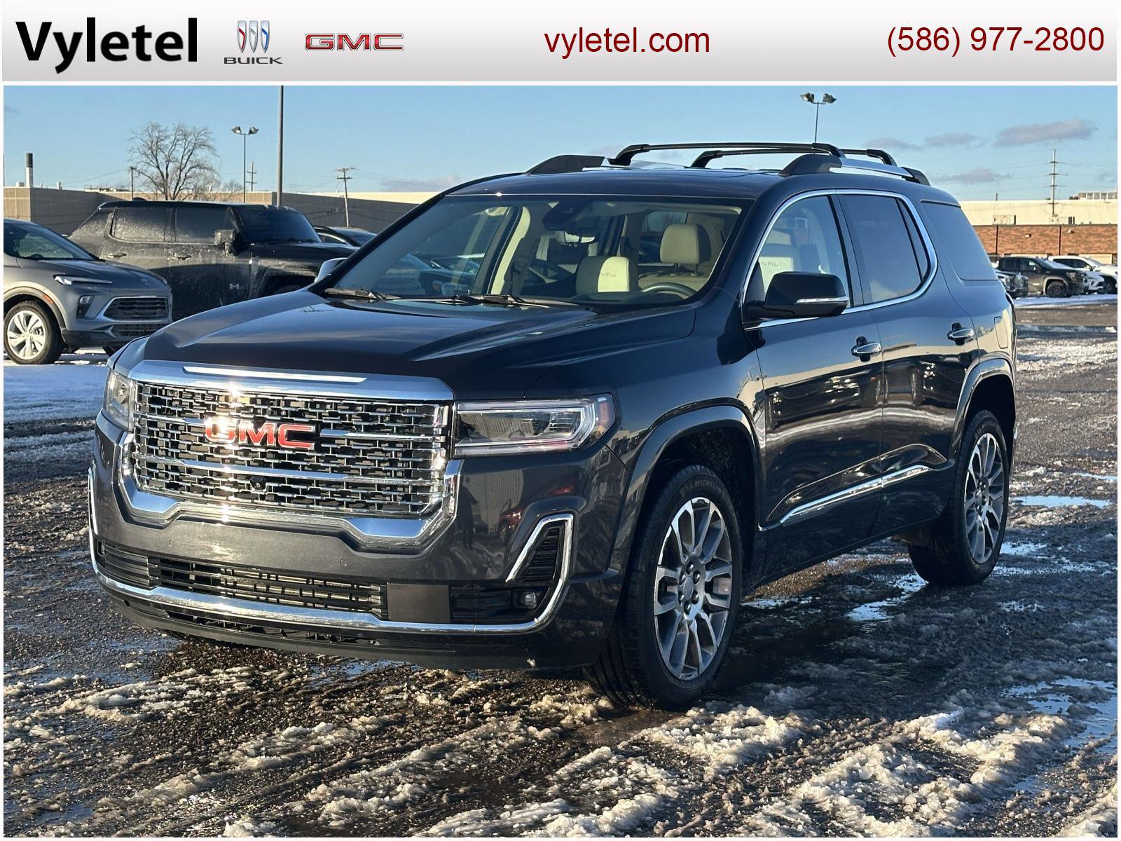 Used 2023 GMC Acadia Denali w/ Denali Technology Package image 5