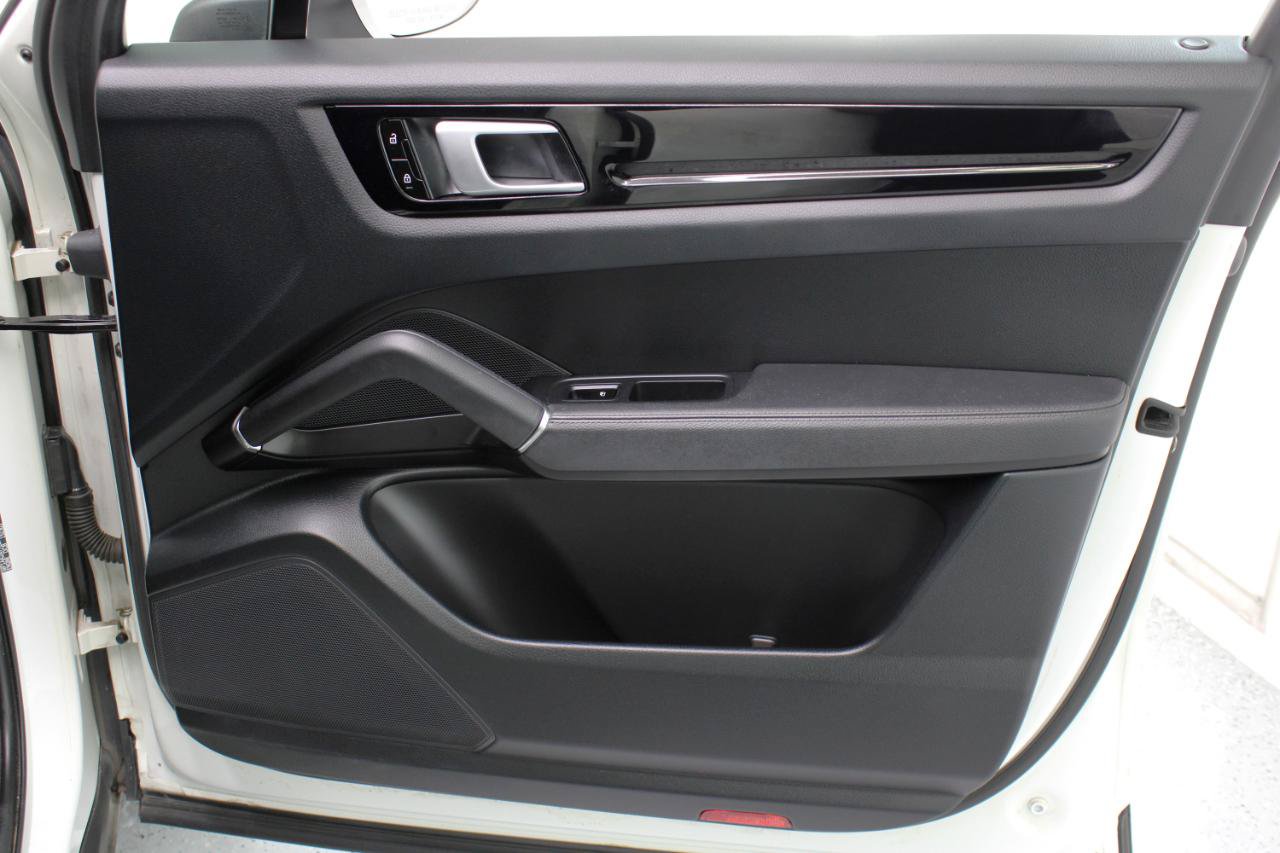 Used 2020 Porsche Cayenne AWD/4WD image 46