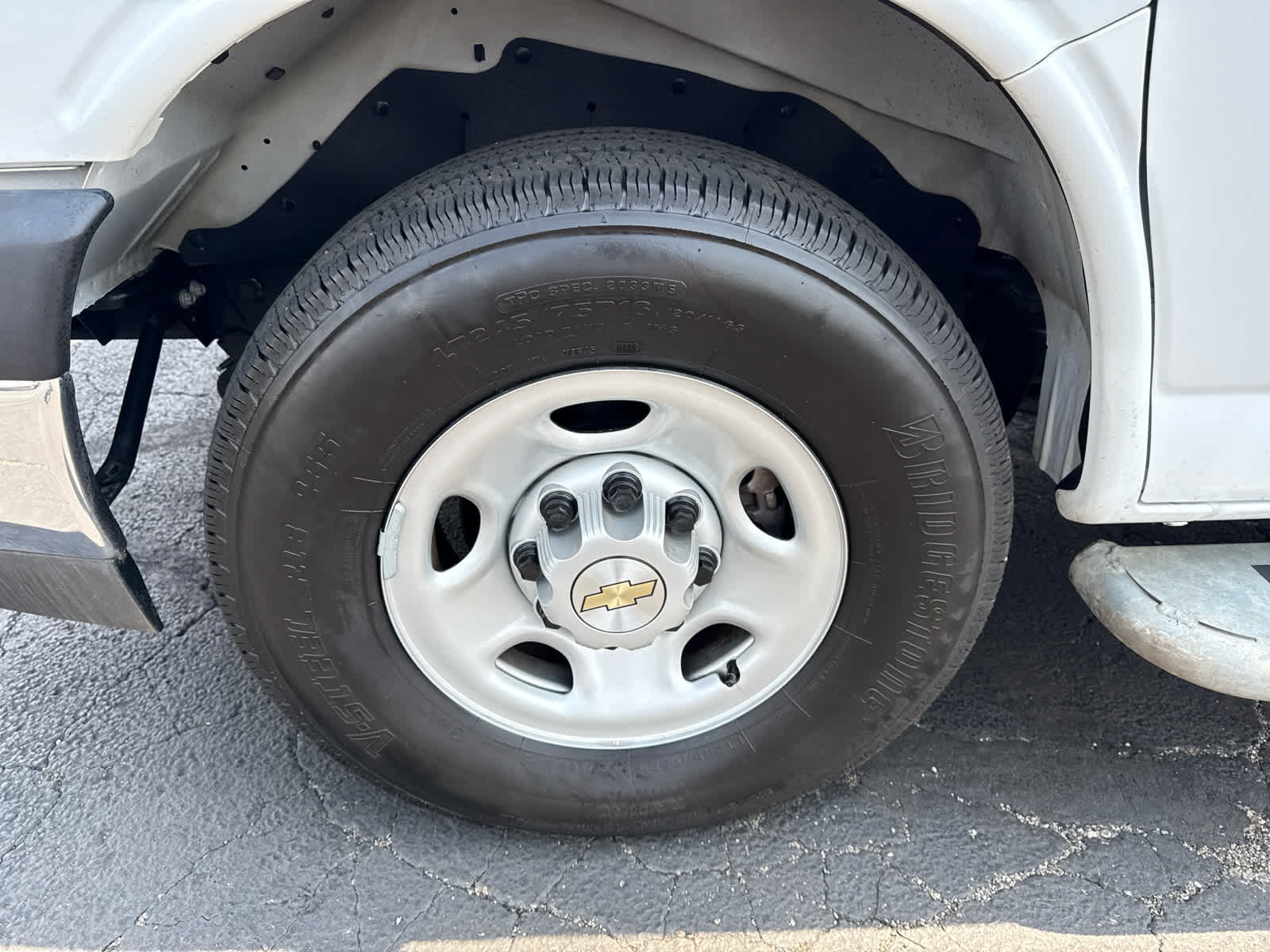 Certified 2025 Chevrolet Express 2500 w/ Driver Convenience Package RWD image 9