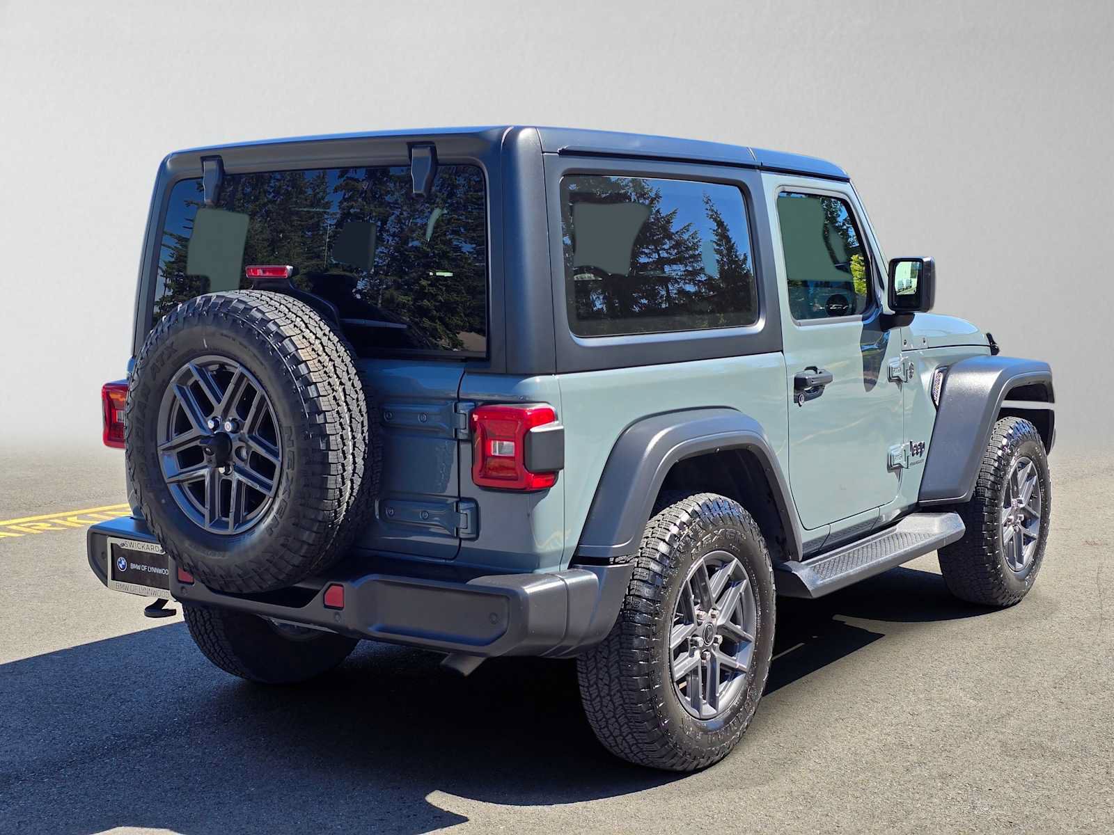 Used 2024 Jeep Wrangler Sport AWD/4WD image 3