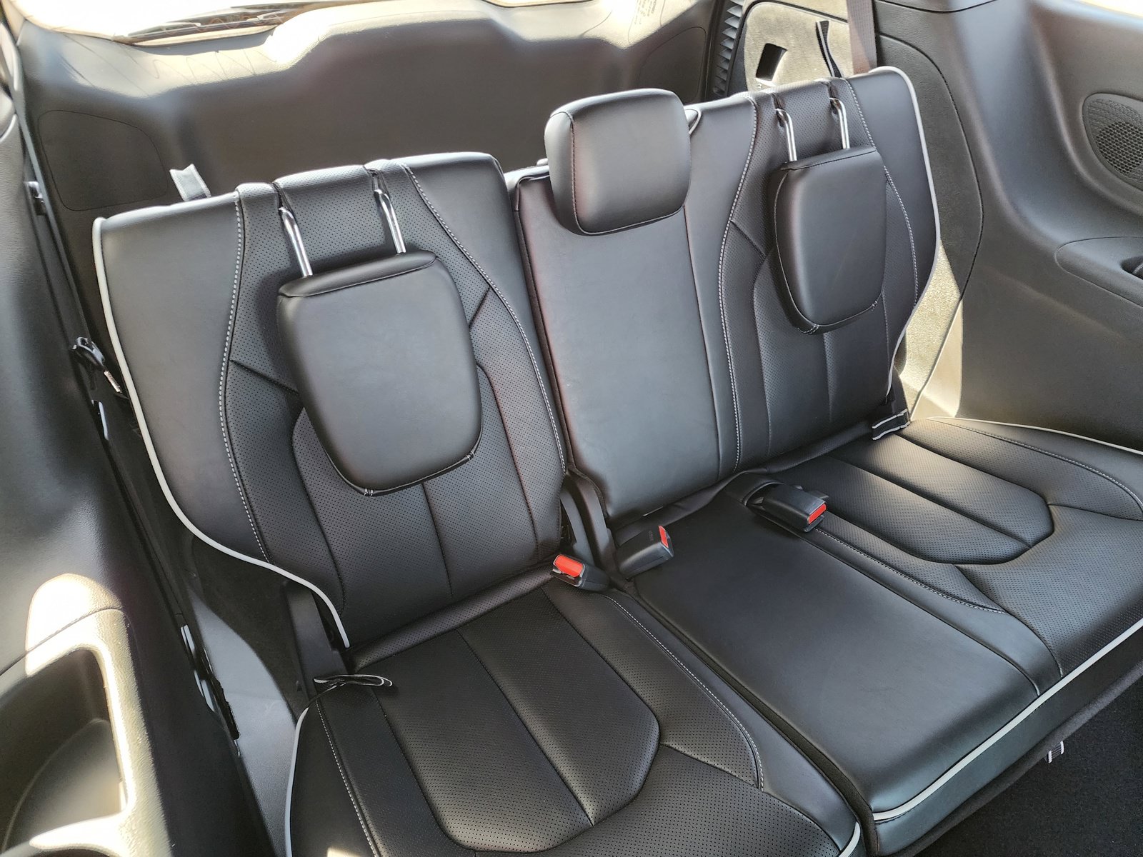 New 2027 Chrysler Pacifica Limited AWD/4WD image 13