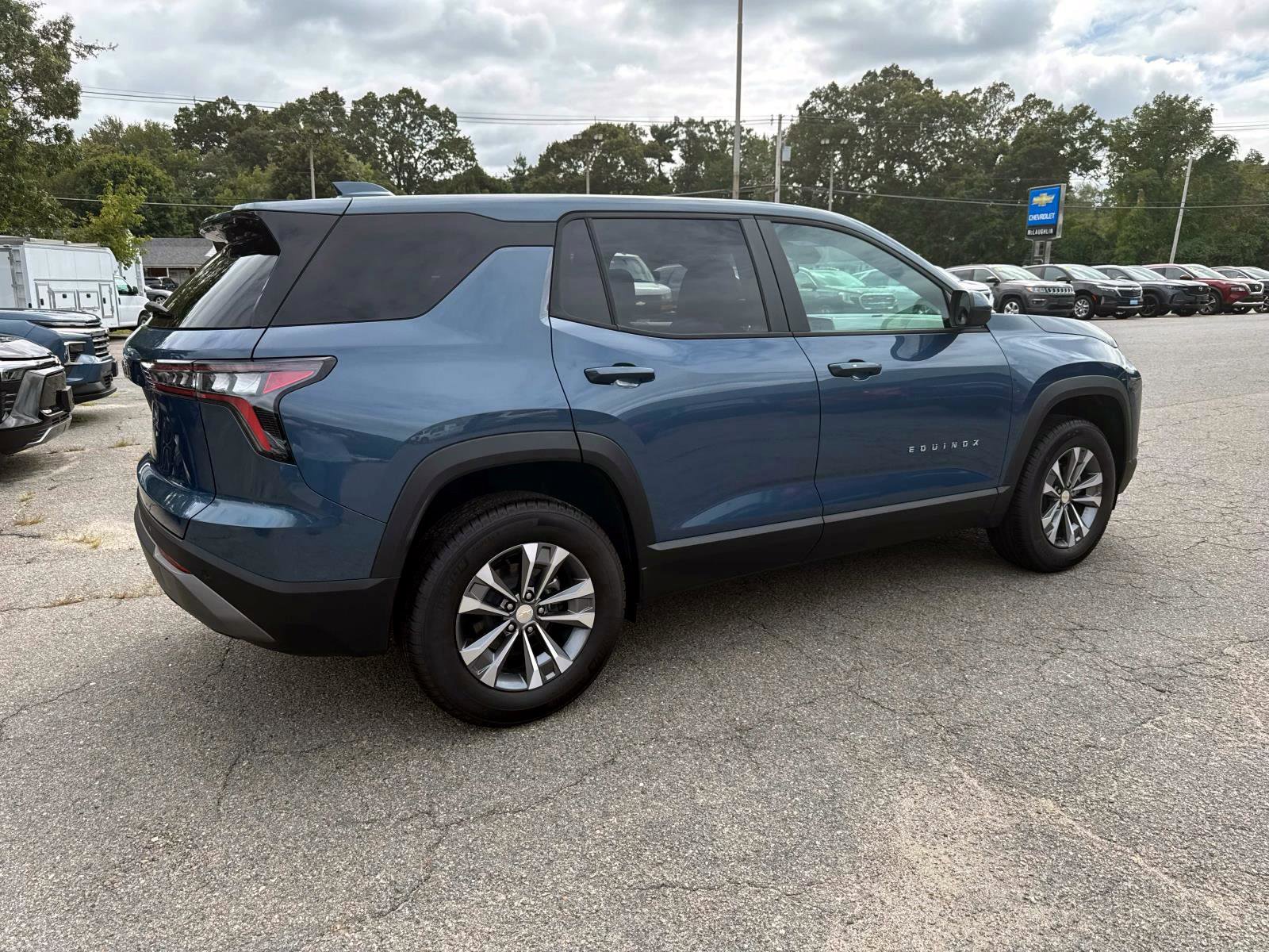 New 2026 Chevrolet Equinox LT image 3