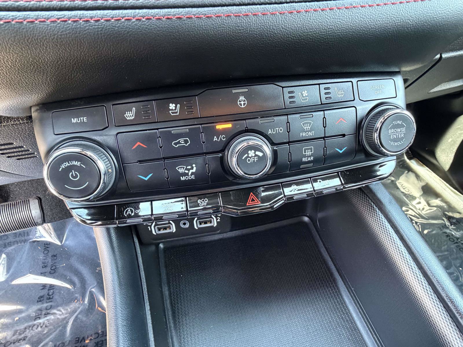Used 2024 Dodge Durango GT AWD/4WD image 13
