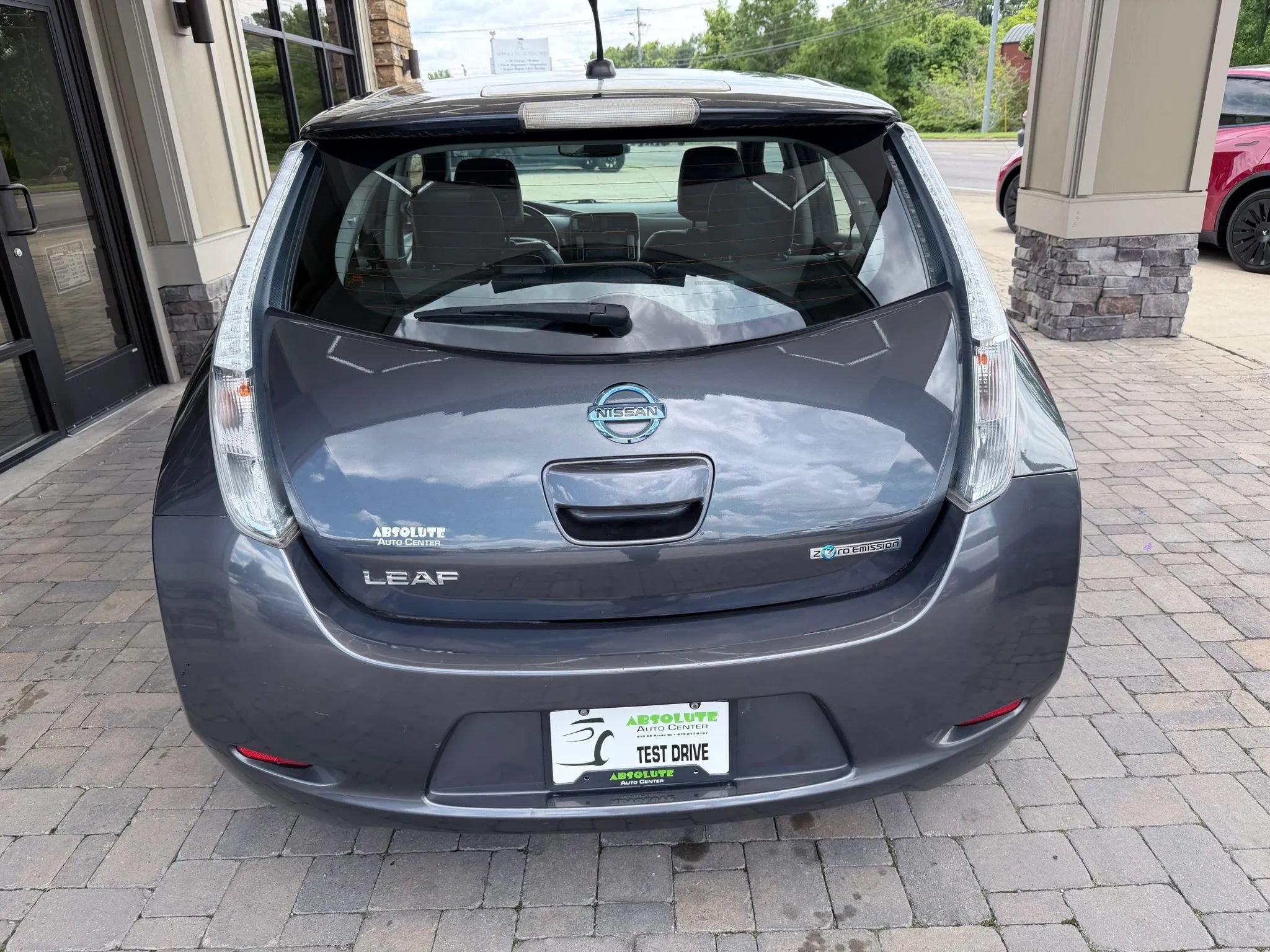 Used 2013 Nissan Leaf SL FWD image 5