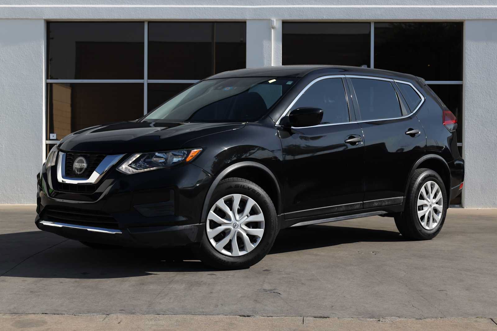 Used 2019 Nissan Rogue S AWD/4WD image 1