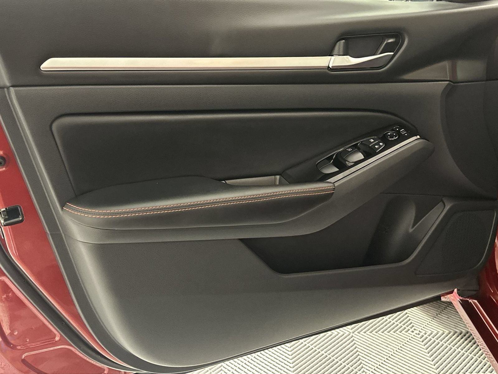 Certified 2024 Nissan Altima 2.5 SR FWD image 28