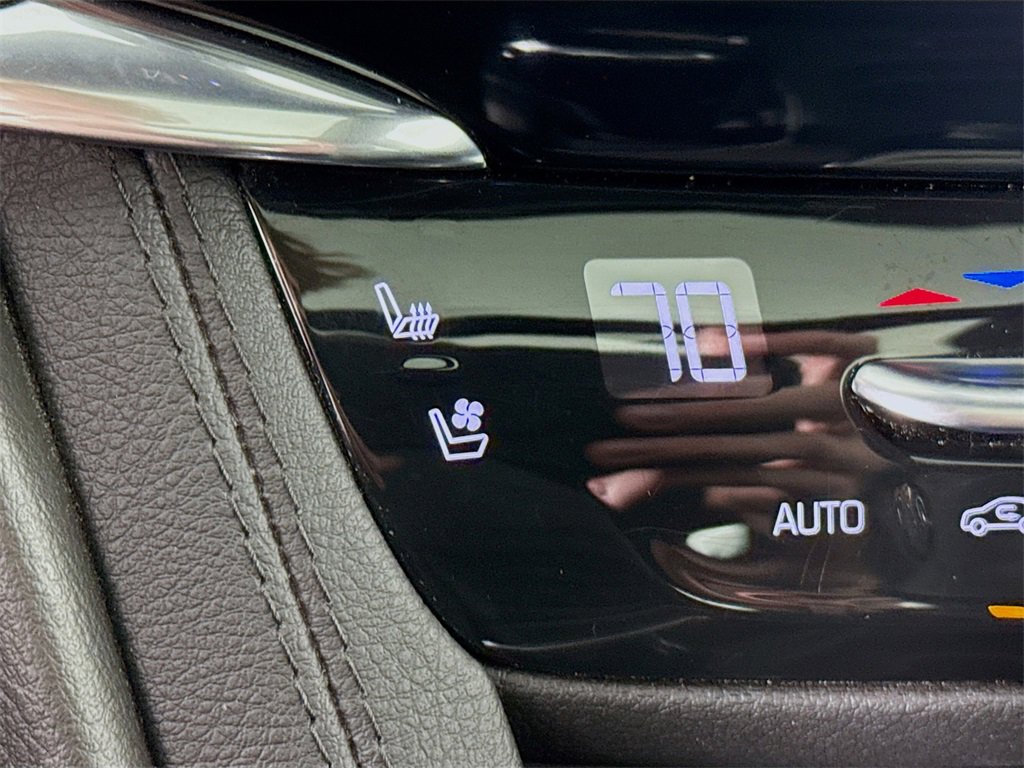 Used 2020 Cadillac XT6 Premium Luxury w/ Platinum Package image 22