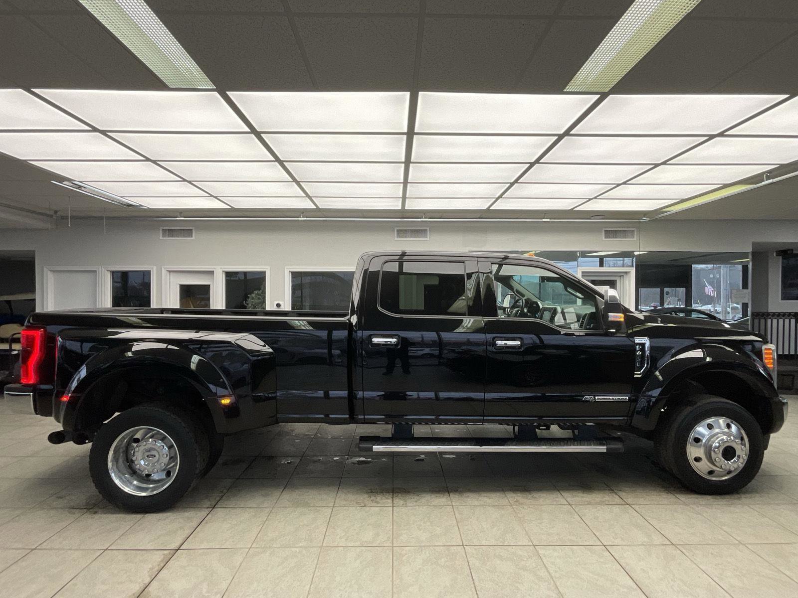 Used 2017 Ford F450 Lariat w/ Lariat Ultimate Package image 4