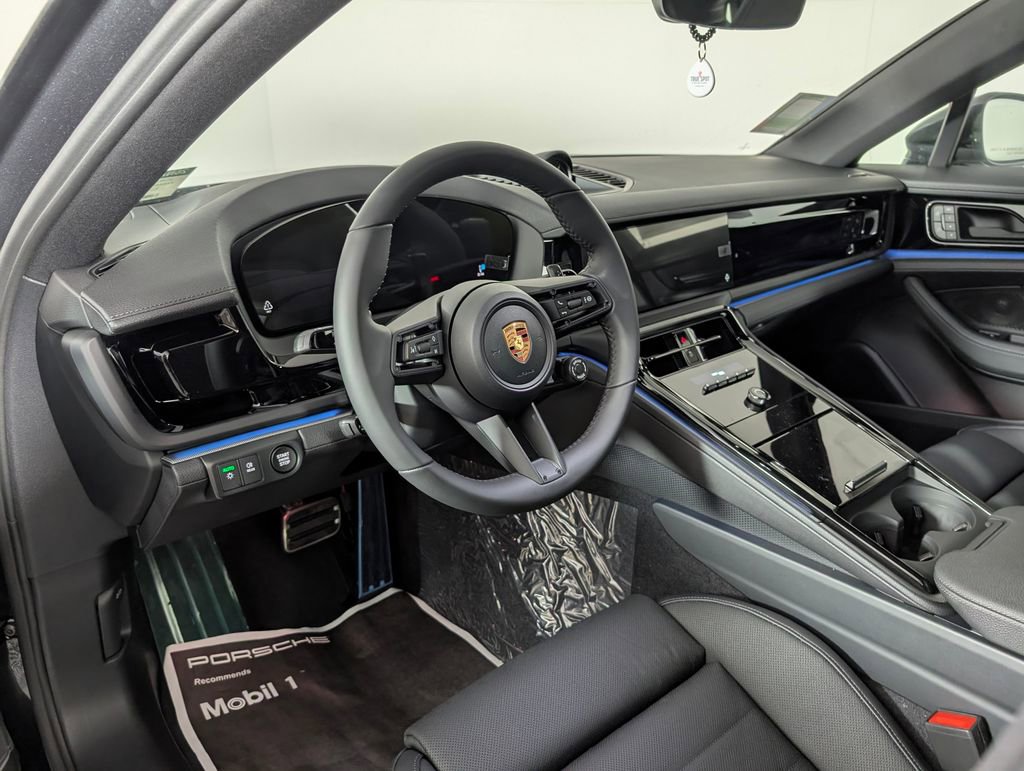 New 2026 Porsche Panamera 4 image 4