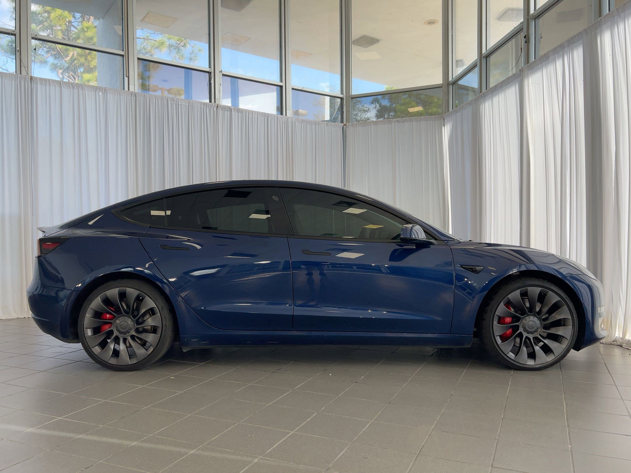 Used 2022 Tesla Model 3 Performance image 7