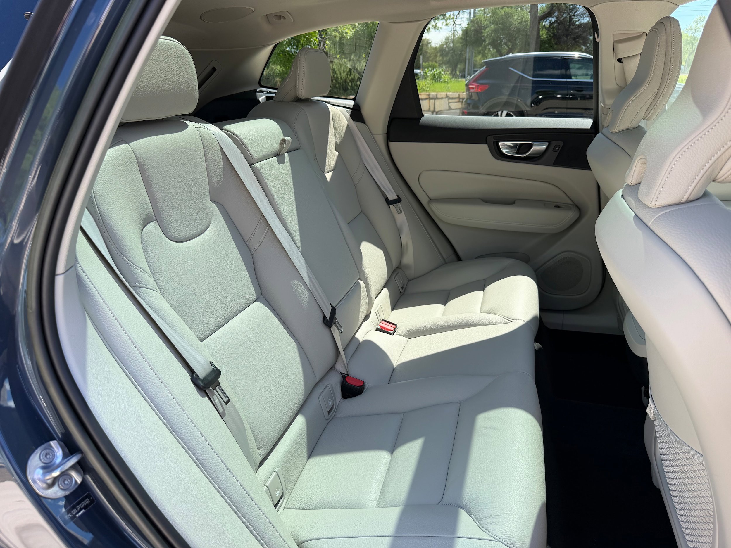 Certified 2023 Volvo XC60 B5 Plus FWD image 12