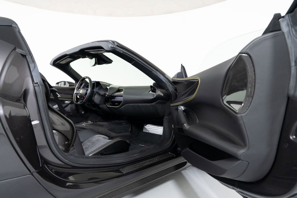 Used 2022 Ferrari SF90 Spider AWD/4WD image 40