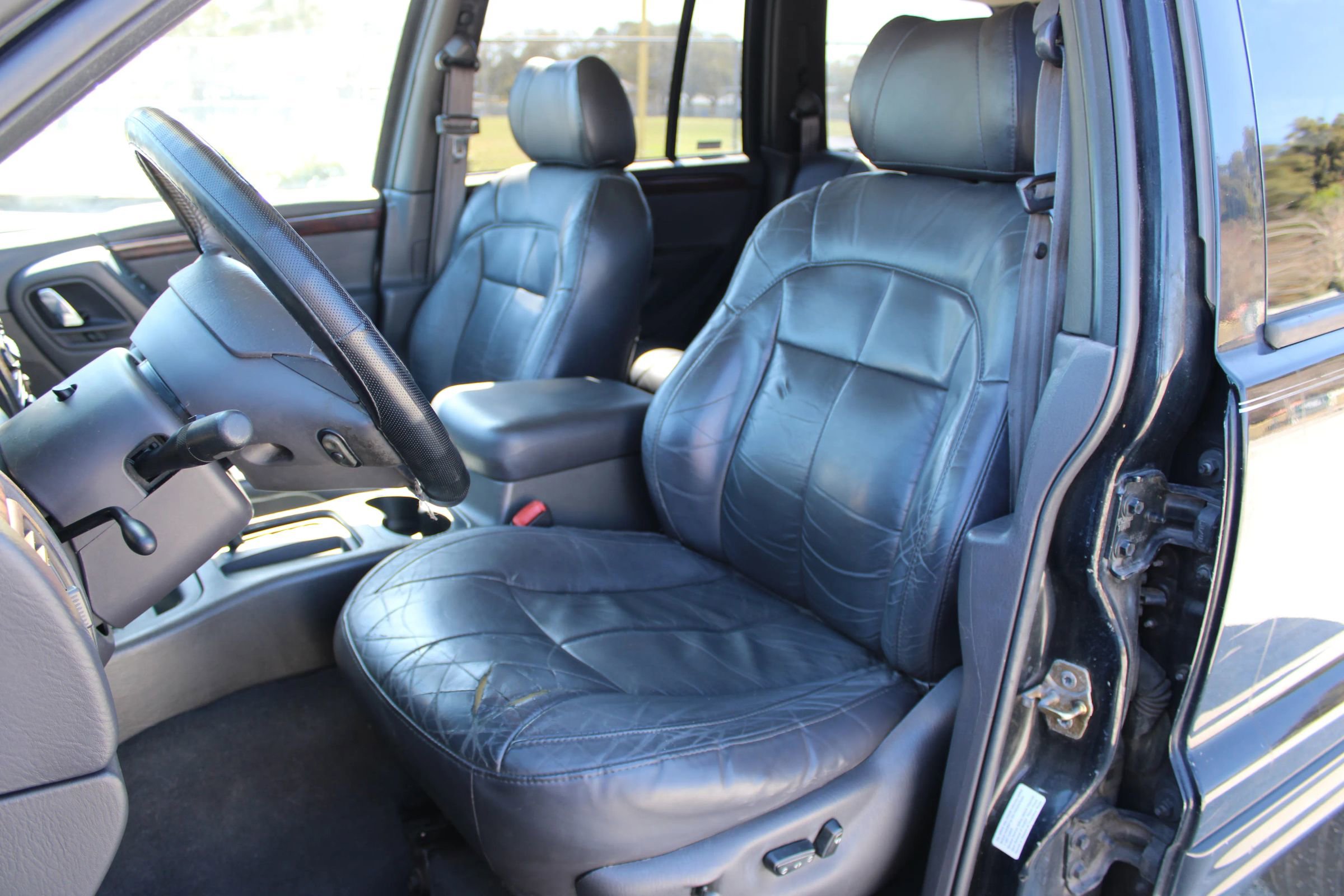 Used 2001 Jeep Grand Cherokee Limited image 6