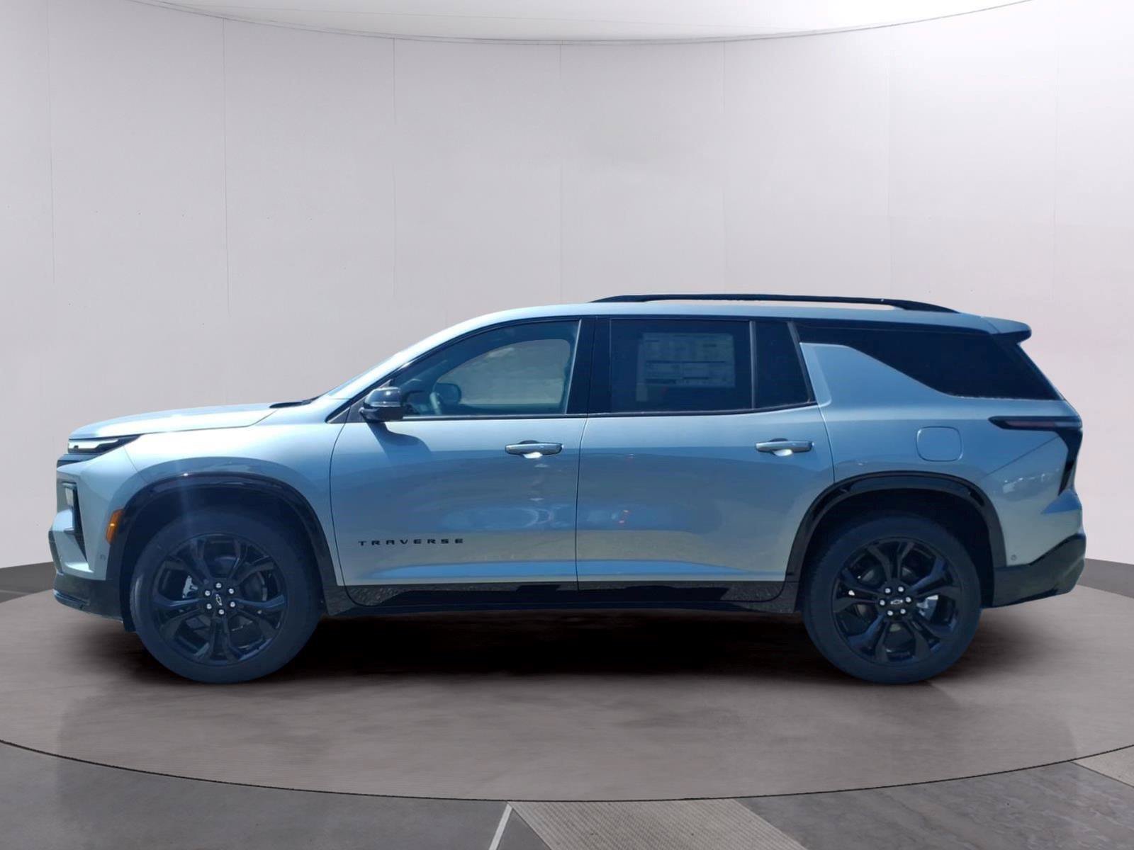 New 2027 Chevrolet Traverse RS w/ LPO, Floor Liner Package FWD image 2