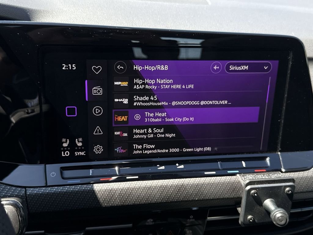 Used 2022 Volkswagen Golf R image 18